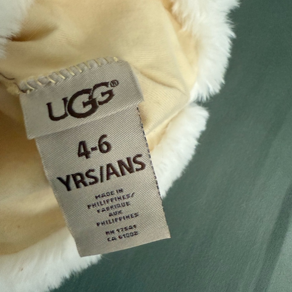 UGG Kids' White Furry Hat - Picture 2 of 3